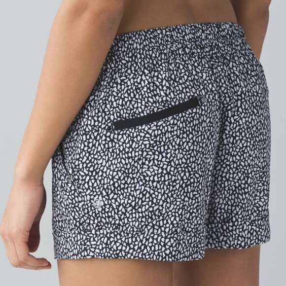 Lululemon Spring Break Away Short  Miss Mosaic Black Size 2 - Picture 4 of 9